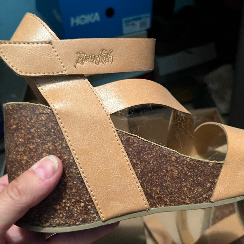 Sandles